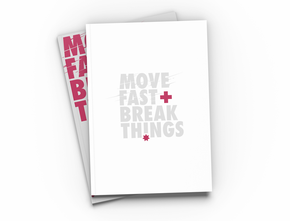 Notizbücher mit der Aufschrift "Move Fast, Break Things"