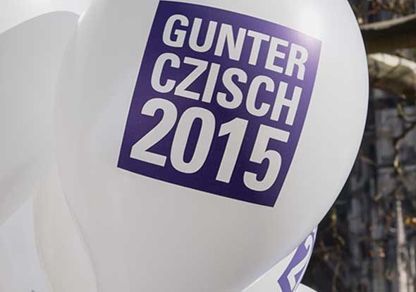 Luftballon im Corporate Design von Gunter Czisch, Oberbürgermeister Ulm, Wahlkampf